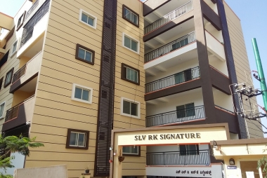  3 bhk semi-furnished flat for rent in slv rk signature , hennur road